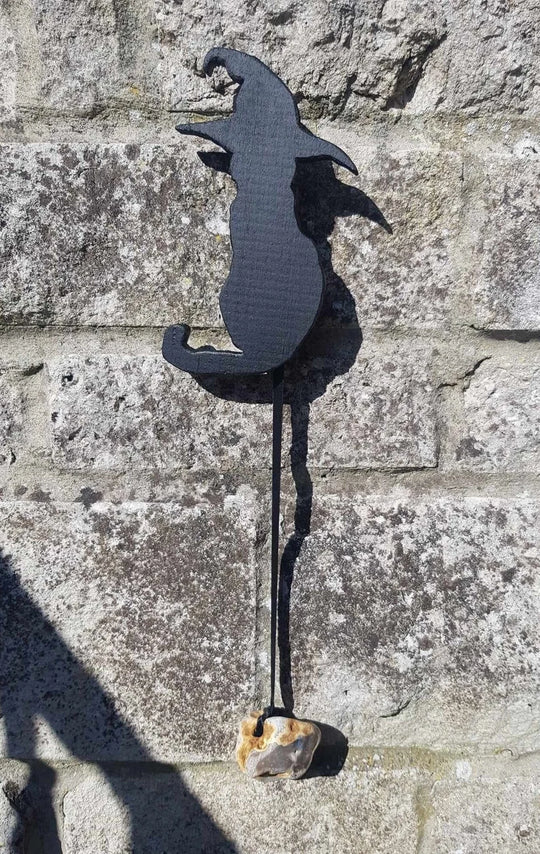Witches Cat - Wooden Cat with hanging Hag Stone