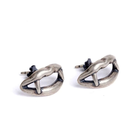 Vampire Lip Stud Earrings (925 ss)