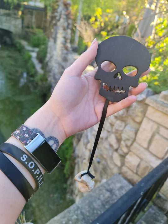 Hag Skull - Wooden Skull with hanging Hag Stone
