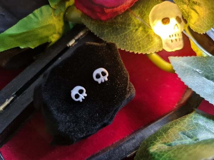 Skull Studs