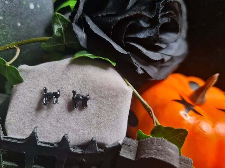 Black Cat Studs